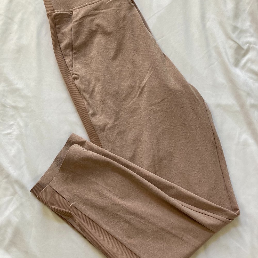 NWOT Athleta Brooklyn Textured Ankle pants size 4